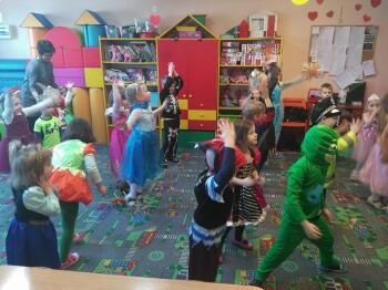 27973302_1868855506489883_7383507569130843780_n