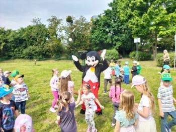 aaa1a3c6-3979-445a-9b83-482e6522ea3d