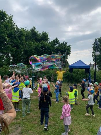 097cbe70-e229-4087-b076-49d43ef47319