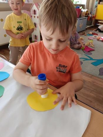 8d8d9237-6d69-4fe8-b30b-c1b07c031904