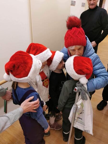 Wizyta przedszkolaków w Domu Opieki Serenus