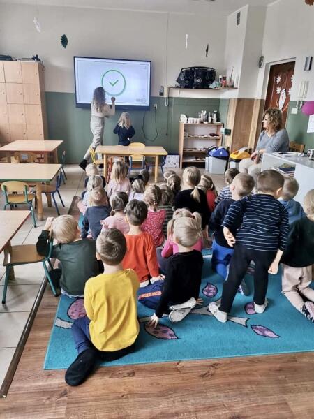Pierwszy tydzień ferii zimowych -  Jesteśmy eko - segregujemy odpady 