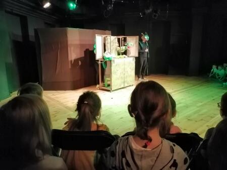 WYCIECZKA DO TEATRU MINIATURA